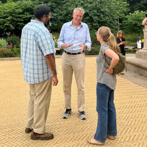 Bill De Blasio Speaking To University Students Wallpaper