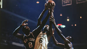 Bill Russell Boston Celtics Scoring A Goal Wallpaper