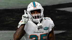 Black Edit Football Xavien Howard Wallpaper