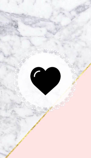 Black Heart On A Circle Wallpaper