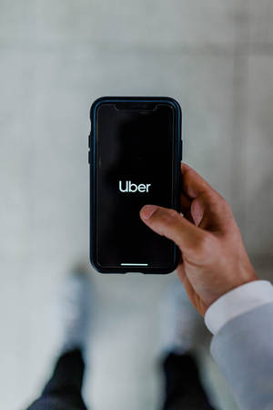 Black Iphone Ios 13 Uber App Wallpaper