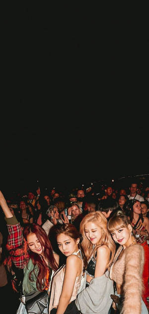 Blackpink Cute Group Photo Coachella 2019 Wallpaper