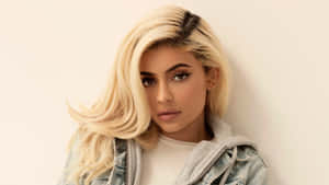 Blonde Kylie Jenner Wallpaper