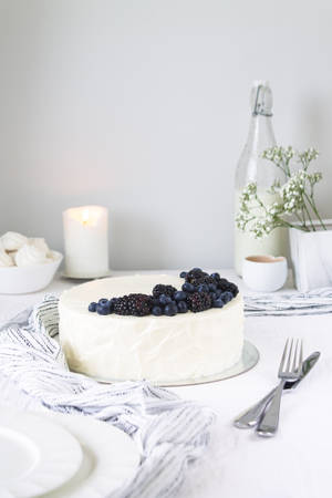 Blueberries And Creme Cake Wallpaper