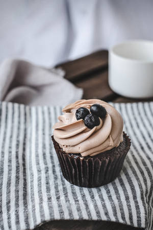 Blueberry Chocolate Cupcake Wallpaper