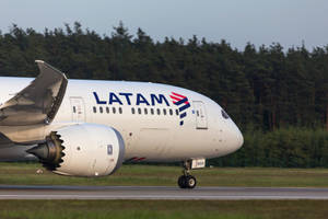 Boarding Of Latam Airlines Wallpaper