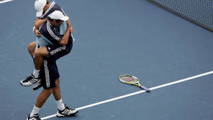 Bob Bryan Hugging Brother Mike Wallpaper