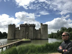Bodiam Castlewith Visitor Wallpaper