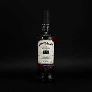 Bowmore Eighteen Years Old Bottled Whisky Wallpaper