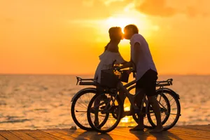 Boyfriend And Girlfriend Kisses And Bikes Wallpaper