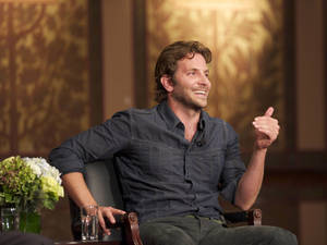 Bradley Cooper Black Rolled Up Sleeves Wallpaper