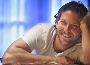 Bradley Cooper Tantalizing Smile Wallpaper