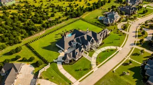 Breathtaking View Of Luxury Cabin Mansion In Pennsylvania Wallpaper