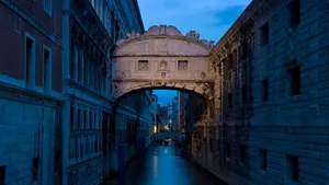 Bridge Of Sighs Sunset Streetlights Wallpaper