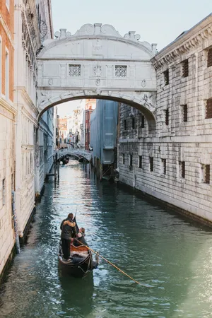 Bridge Of Sighs Winter Construction Wallpaper