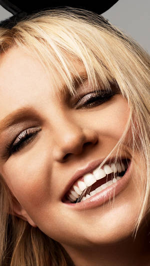 Britney Spears Smiling Wallpaper
