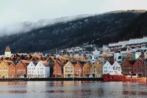 Bryggen Waterfront Reflections Wallpaper