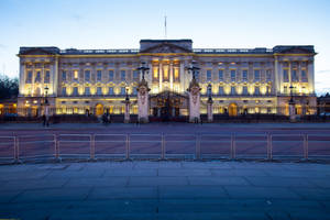 Buckingham Palace Lit Up Wallpaper