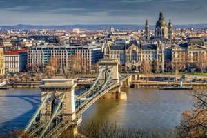 Budapest Szechenyi Chain Bridge At Night Wallpaper