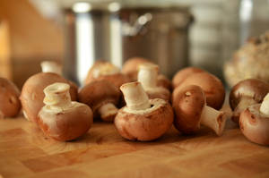 Button Mushroom Cooking Wallpaper