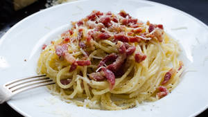 Cacio E Pepe With Bacon Wallpaper