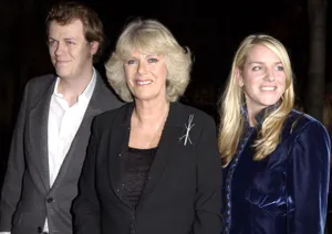 Camilla With Her Children Wallpaper
