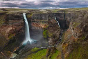 Canyon Waterfall Hotmail Wallpaper