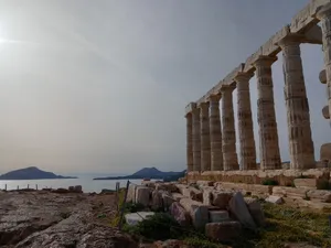 Cape Sounion Stone Pillars Aesthetic Wallpaper