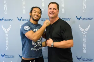 Caption: Ben Henderson At Air Force Reserve Event Wallpaper