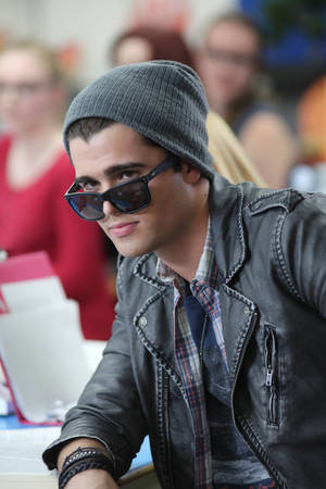 Caption: 'jackson Kale From Zapped Movie Wearing Sunglasses' Wallpaper