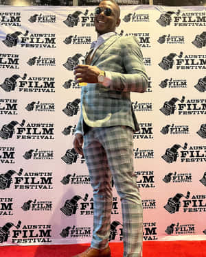 Caption: Jamahal Hill Poses At Austin Film Festival Wallpaper