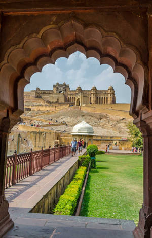 Caption: Splendid View Of Amber Fort, Jaipur Wallpaper