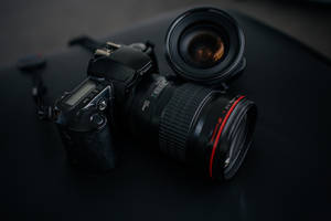 Captivating Detail Of Canon Dslr Zoom Photography Lenses Wallpaper