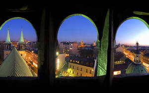 Captivating Sunset Over Krakow's Wawel Castle Wallpaper