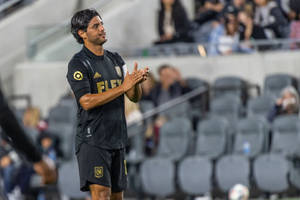 Carlos Vela Los Angeles Fc Clapping Wallpaper