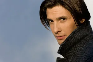Charismatic Actor Ben Barnes In Black & White Wallpaper
