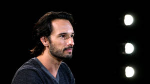 Charismatic Brazilian Actor Rodrigo Santoro Wallpaper