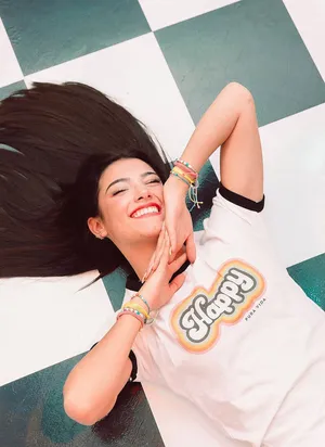 Charli And Addison Celebrate Their Friendship Wallpaper