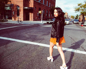 Charli Xcx Street Style Wallpaper