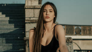 Chica Bonita Rooftop Modelling Wallpaper