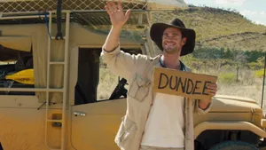 Chris Hemsworth Visiting Australia Wallpaper