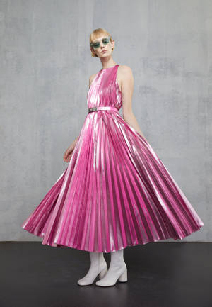 Christopher Kane Pleated Pink Flowy Dress Wallpaper