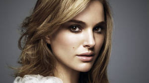 Close-up Photo Of Natalie Portman Wallpaper