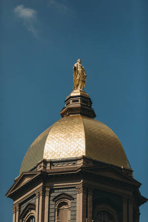 Closeup University Of Notre Dame Dome Statue Wallpaper