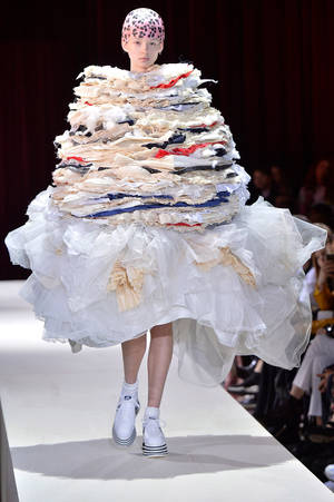 Comme Des Garçons Huge Dress Frills Wallpaper