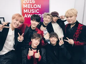 Cool Bts-themed Laptop Wallpaper Wallpaper