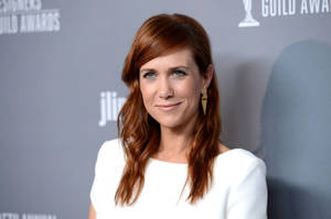 Cool Kristen Wiig White Shirt Wallpaper