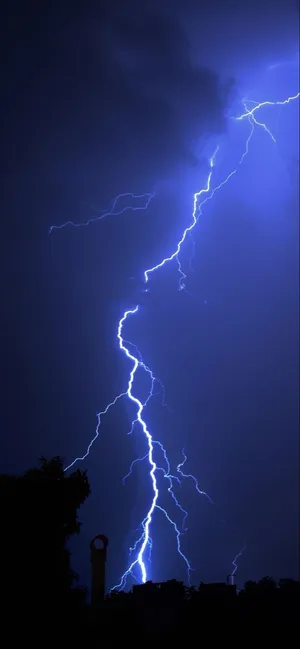 Cool Lightning Making The Sky Blue Wallpaper