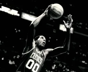 Cool Robert Parish Black And White Wallpaper
