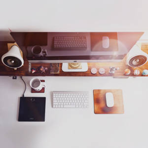 Cool White Marble Office Desk Wallpaper